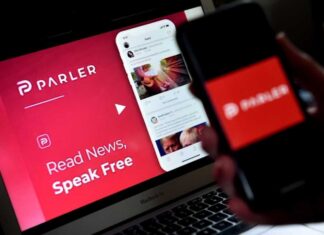 Parler boicottato dalle Big Tech. Cacciari: “Twitter e Facebook non possono togliere la parola” Parler
