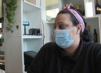 #IoApro: così protestano i titolari di alcuni locali di Milano