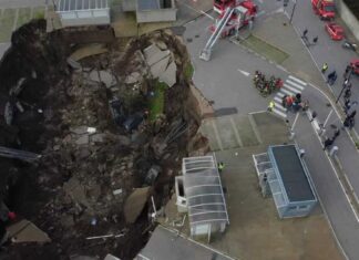 Napoli, voragine all’Ospedale del mare. Covid center evacuato