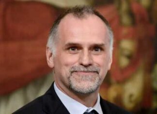 Ministro turismo Garavaglia: “Per ripartire con turismo fornire subito vaccino a tutti. Europa deve vincere questa battaglia” Massimo Garavaglia