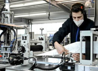 In Spagna si testa la settimana lavorativa di 4 giorni. Meno lavoro ma stesso guadagno lavoratore spagna