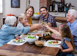 Pasqua, Coldiretti: tavole vuote per 5,6 mln di poveri, +1 mln pranzo pasqua
