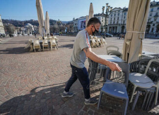 Consumi: Confesercenti, 137 mld persi in un anno di pandemia ristoranti chiusi