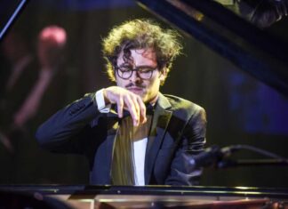 Intervista a Davide Santacolomba: pianista oltre ogni limite Davide Santacolomba