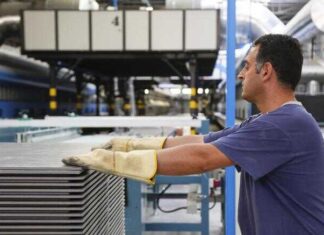 Lavoro, 1 mln di occupati convinto di perdere posto nei prossimi mesi lavoro istat