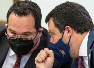 Fondi Lega, Salvini: “Più che bufera venticello, solidarietà a Durigon” salvini durigon