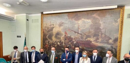 conferenza flat tax lega