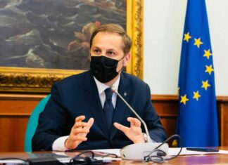 Covid, Siri: “Per Parlamento Ue nessuno può essere discriminato se non vaccinato” Senatore Armando Siri