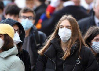 Brusaferro (Iss): “Vaccini per estate senza mascherina, serviranno richiami” mascherina