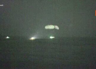 SpaceX, dopo 6 mesi nello spazio la capsula torna sulla Terra