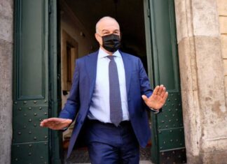 Roma, Michetti: “Penseremo a cose utili, come facevano i Cesari” Enrico Michetti