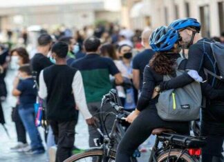 Dal 28 giugno giù le mascherine all’aperto. Lega: via apertura discoteche mascherine all'aperto