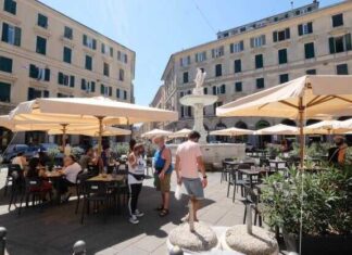 Covid, un italiano su due favorevole al “liberi tutti” per l’estate riaperture