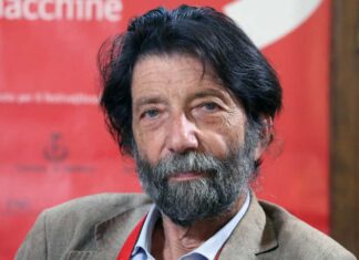 Massimo Cacciari: “Covid muta e il vaccino non serve per eliminarlo” Massimo Cacciari