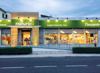 Covid: la polemica sull’azienda all’avanguardia che paga i test ai dipendenti