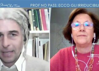 Tutino: “Siamo allontanati dal lavoro. Questo non è nel rispetto della dignità umana”.