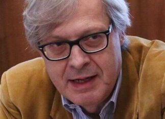 Vittorio Sgarbi: “Dio ci ha creati senza mascherina”