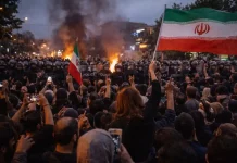 Iran, scontro globale sulle proteste: Trump ai manifestanti “Andate avanti, il sostegno arriverà”