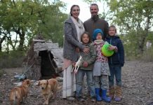 Famiglia nel bosco, il Tribunale allontana la mamma dai figli e divide i fratellini