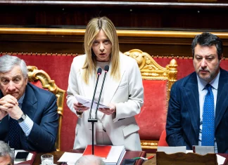 Meloni al Senato: «No a interventi fuori dal diritto e tasse a chi specula sui carburanti»
