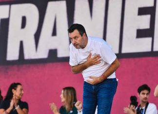 Lega, Salvini accelera sul congresso: “Entro un mese, mi aspetto altri candidati”