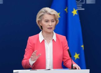 Von der Leyen: “Social vietati sotto i 13 anni”